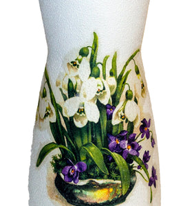 Vaza decorata cu ghiocei.