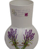 Vaza decorata cu buchete de lavanda