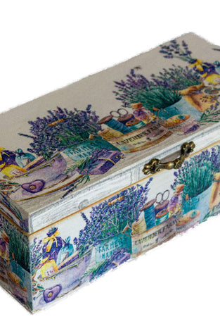 Cutie pliculete ceai decorata cu lavanda.